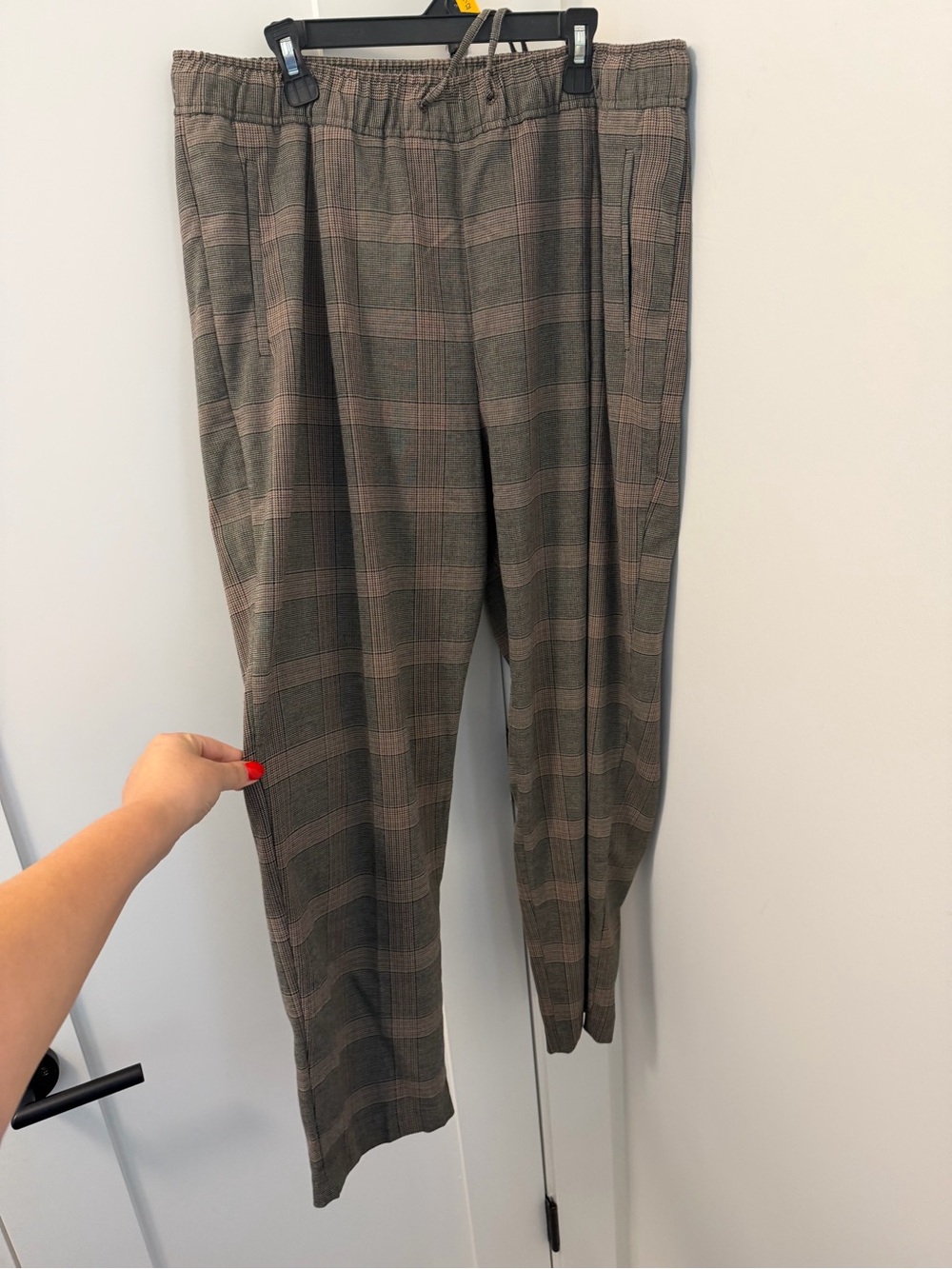 Old Navy Women’s Plaid Drawstring Tapered Pants - Brown/Gray